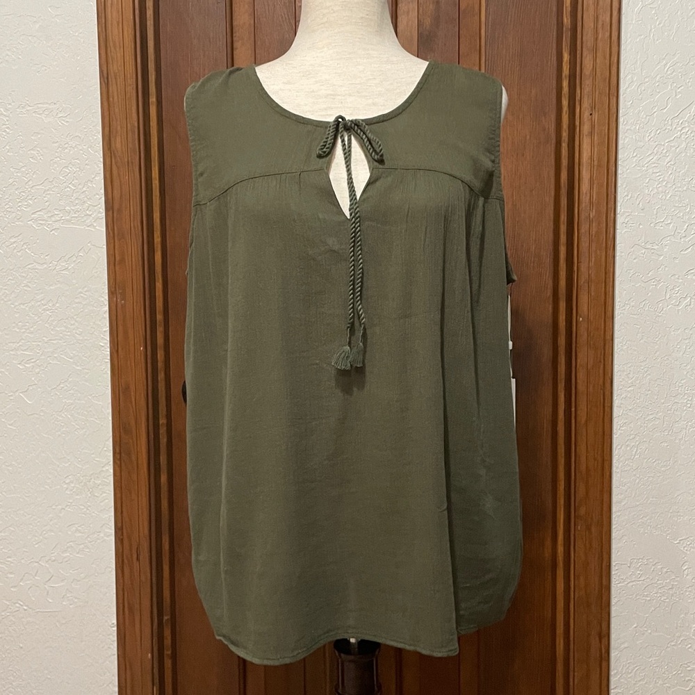 NWT CASLON Sleeveless Tie Front Top 1X
